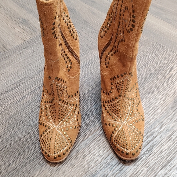 Donald J Pliner Studded Oliva Boot Size 8.5 - Picture 5 of 6